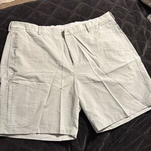 Greg Norman Gray flat front shorts size 42.